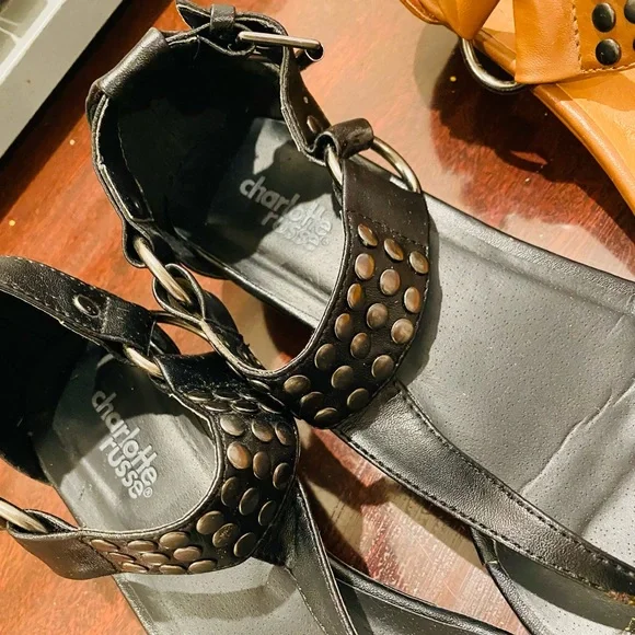 Varieties of SANDALS π‘ price is for one pair!!! - Picture 8 of 14